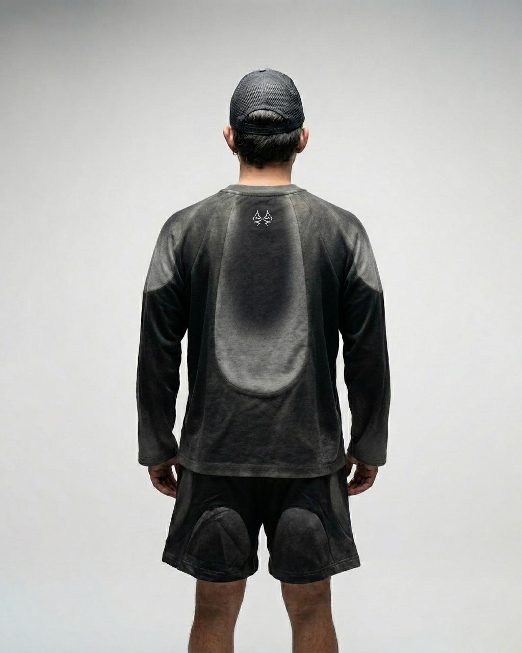 Longsleeve Monochrome Orbital Gradient (MOG)