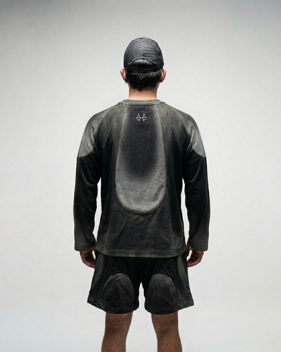 Longsleeve Monochrome Orbital Gradient (MOG)