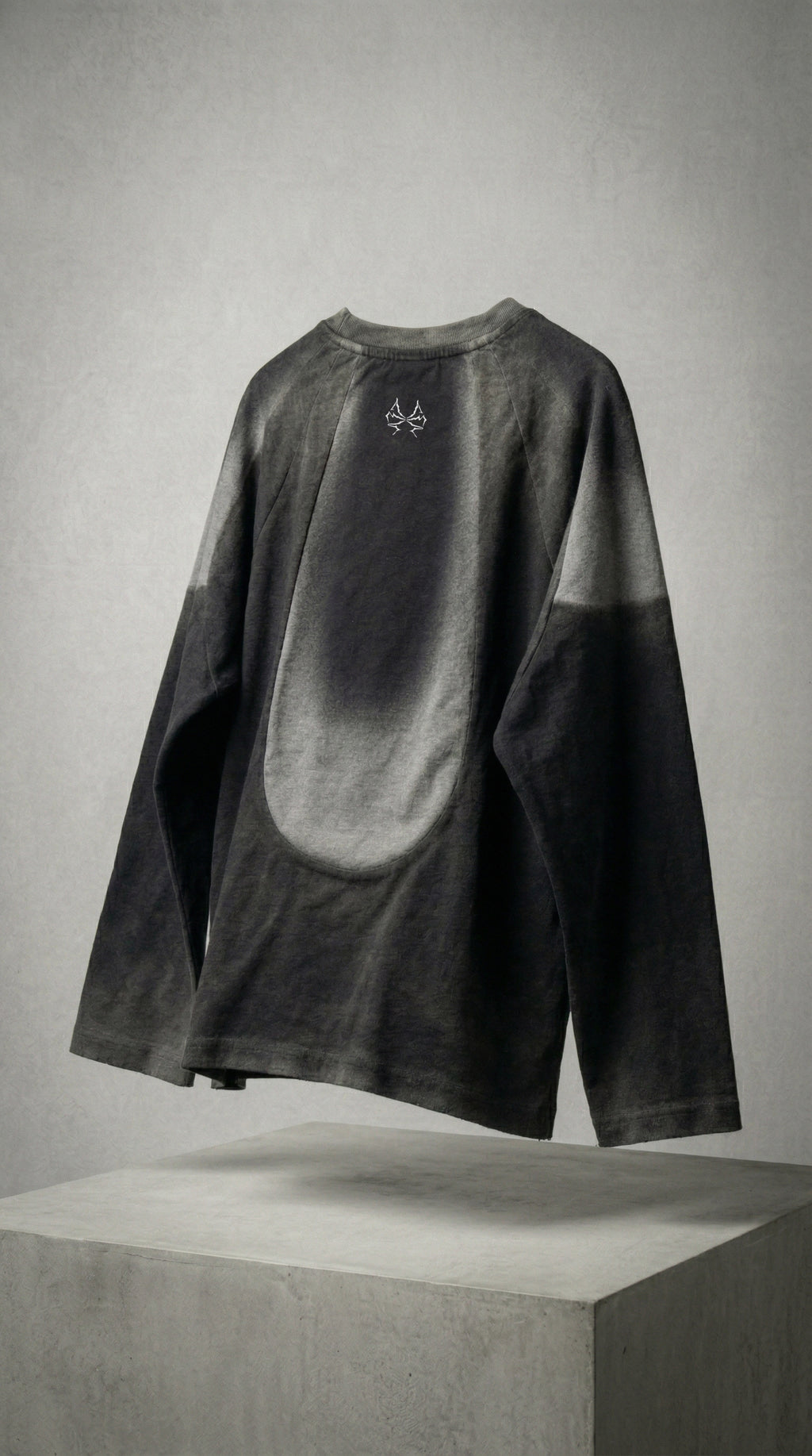 Long Sleeve Monochrome Orbital Gradient