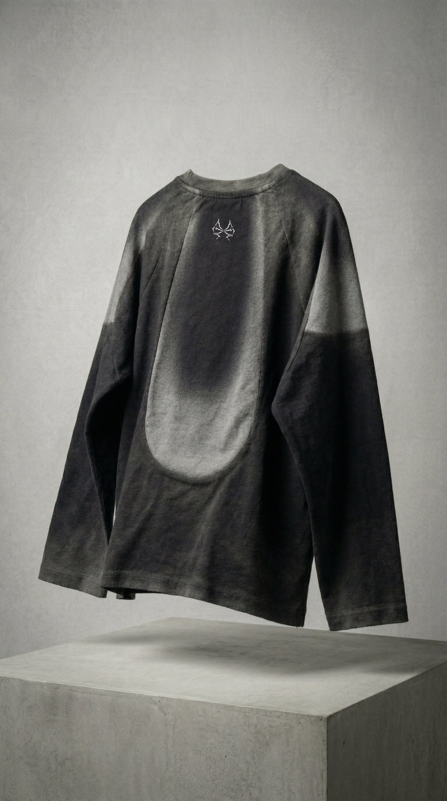 Long Sleeve Monochrome Orbital Gradient