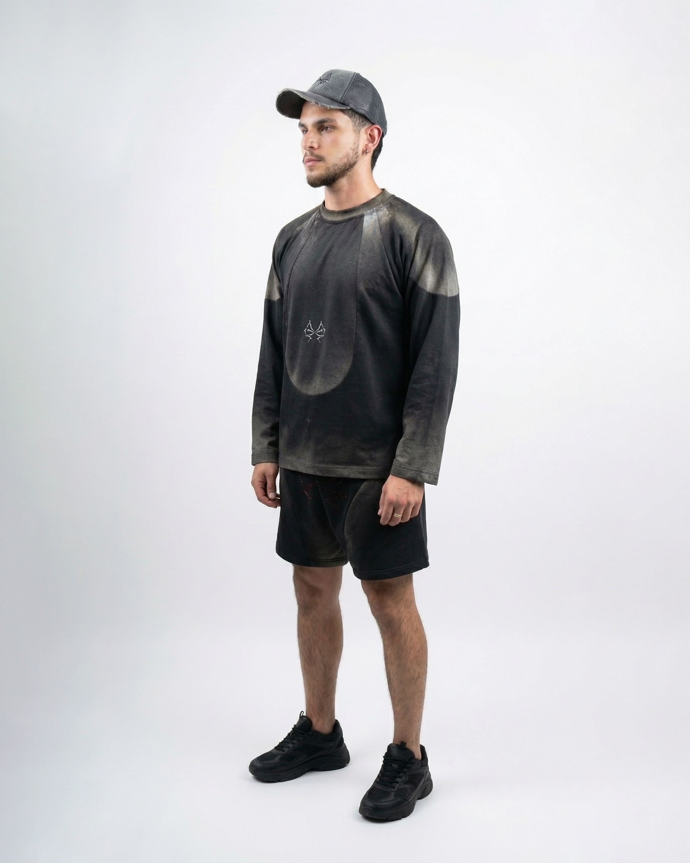 Longsleeve Monochrome Orbital Gradient (MOG)