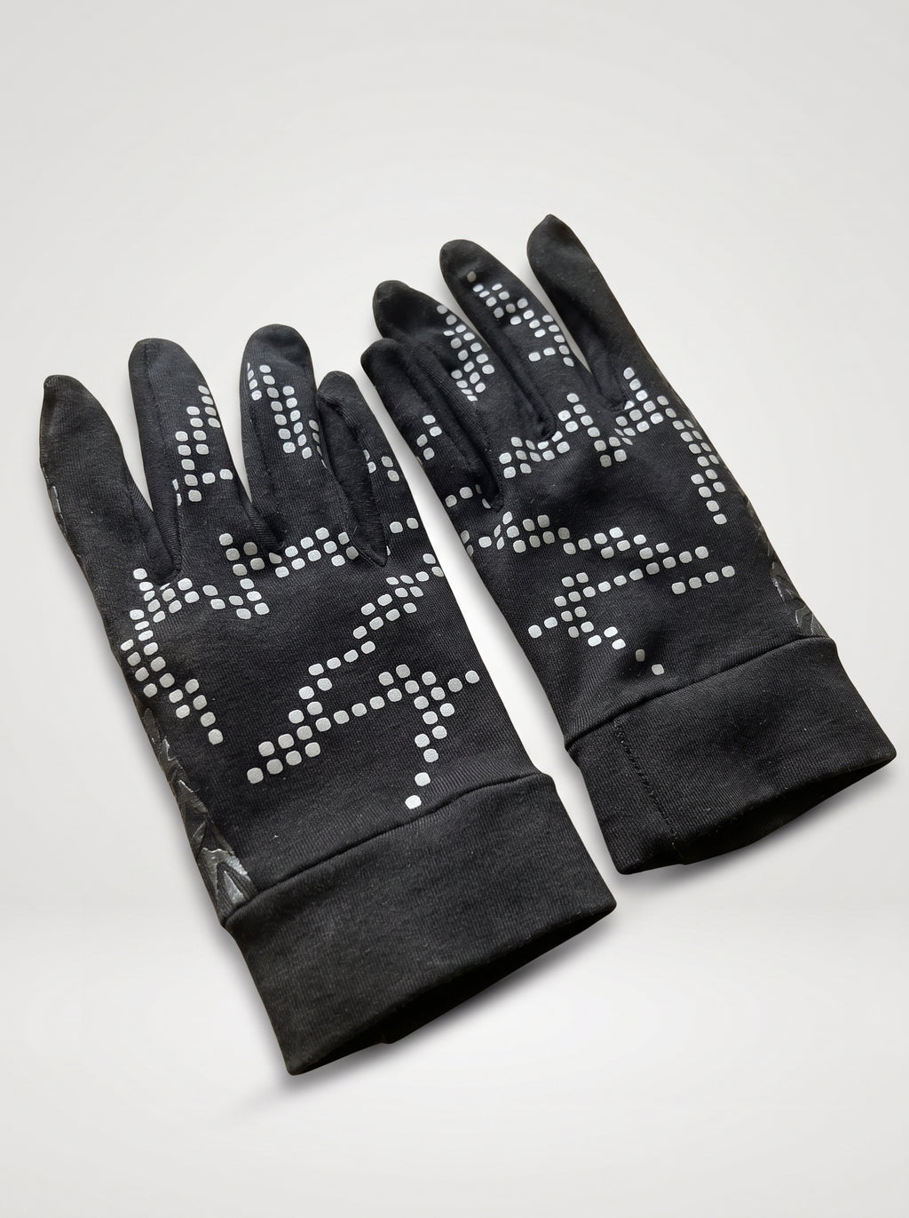 GLOVE GRIP LOGO 437