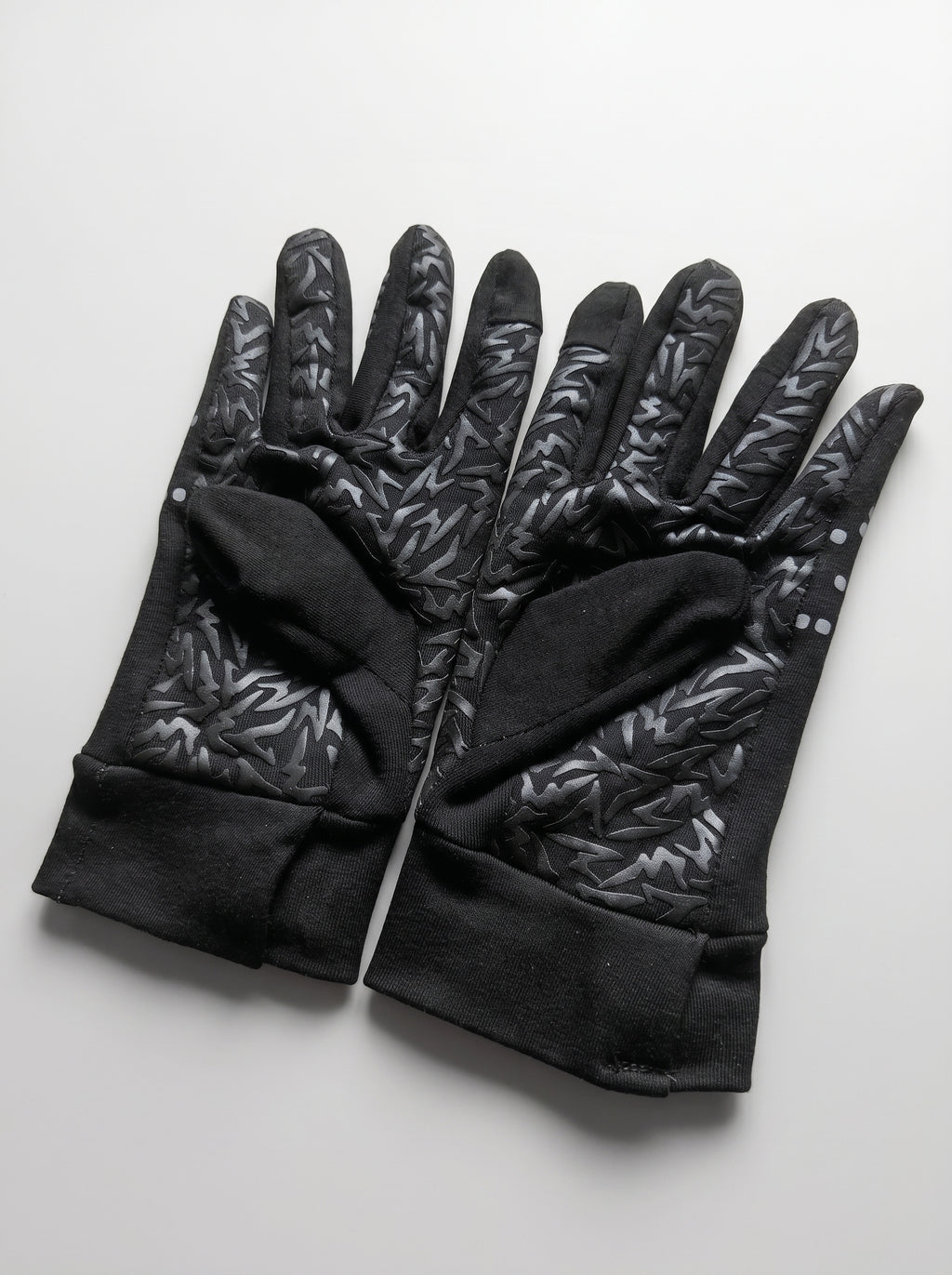 GLOVE GRIP LOGO 437