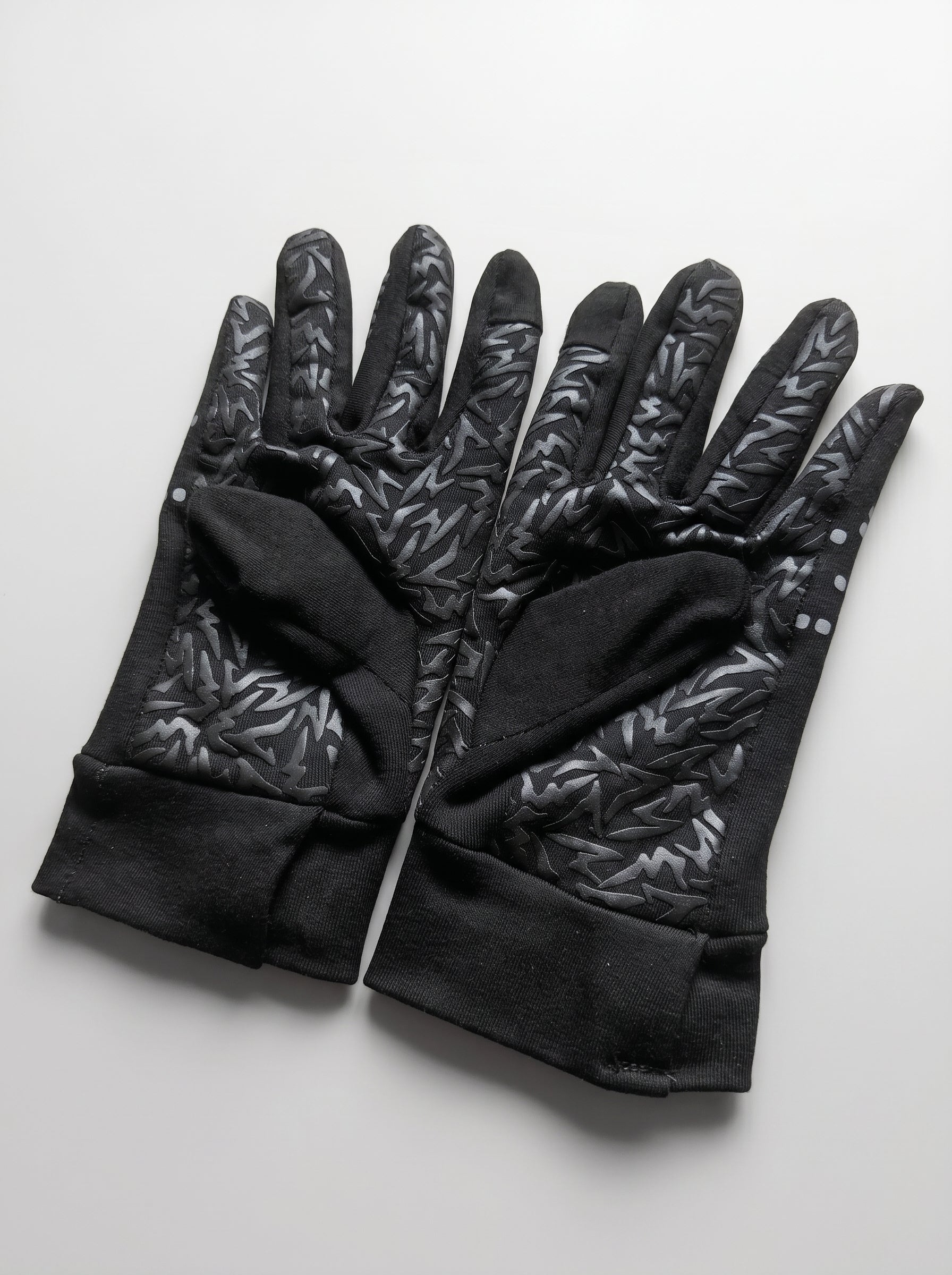 GLOVE GRIP LOGO 437